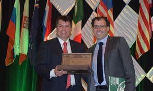 Immediate Past President of ARA, RD Hopper, with new ARA President, David Gold.